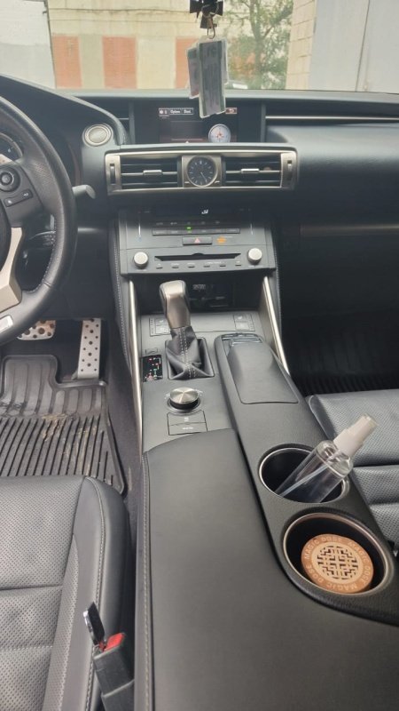 ფოტო 9 LEXUS IS 2015