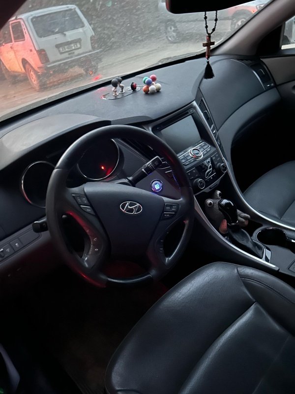 ფოტო 8 HYUNDAI Sonata 2012
