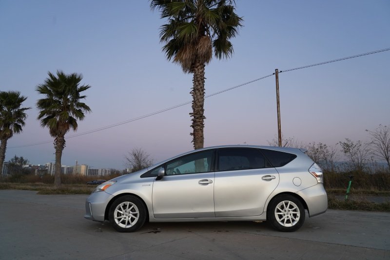 ფოტო 5 TOYOTA Prius 2012